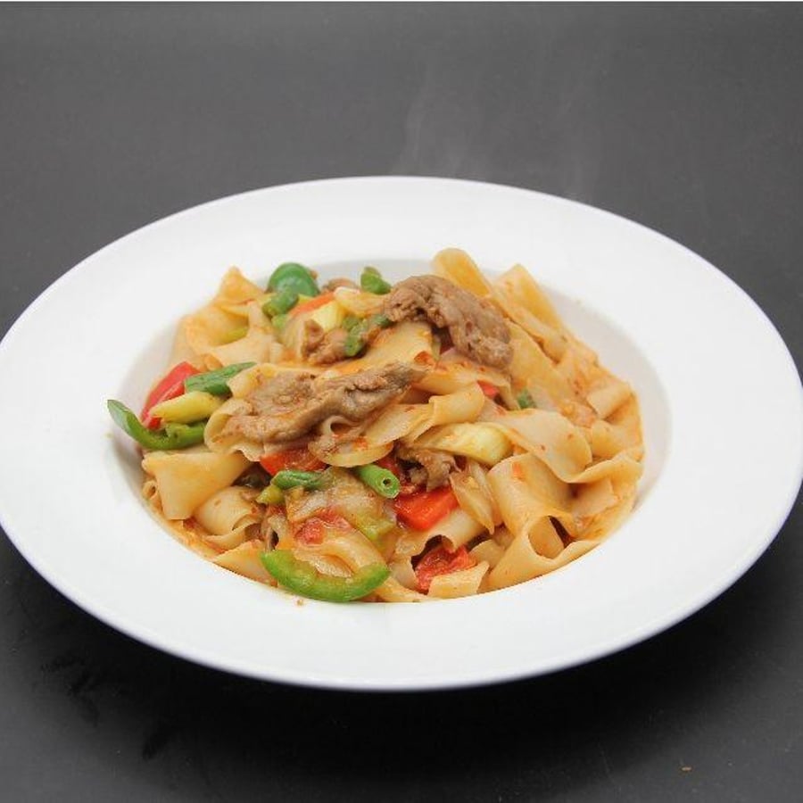 Flat Noodle Chow Mein — Taibat Restaurant Artesia